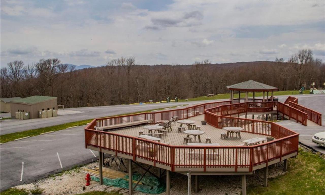 Adventure Awaits Aparthotel Beech Mountain Exterior photo